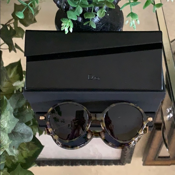 DIOR sunglasses......52mm - Picture 2 of 3